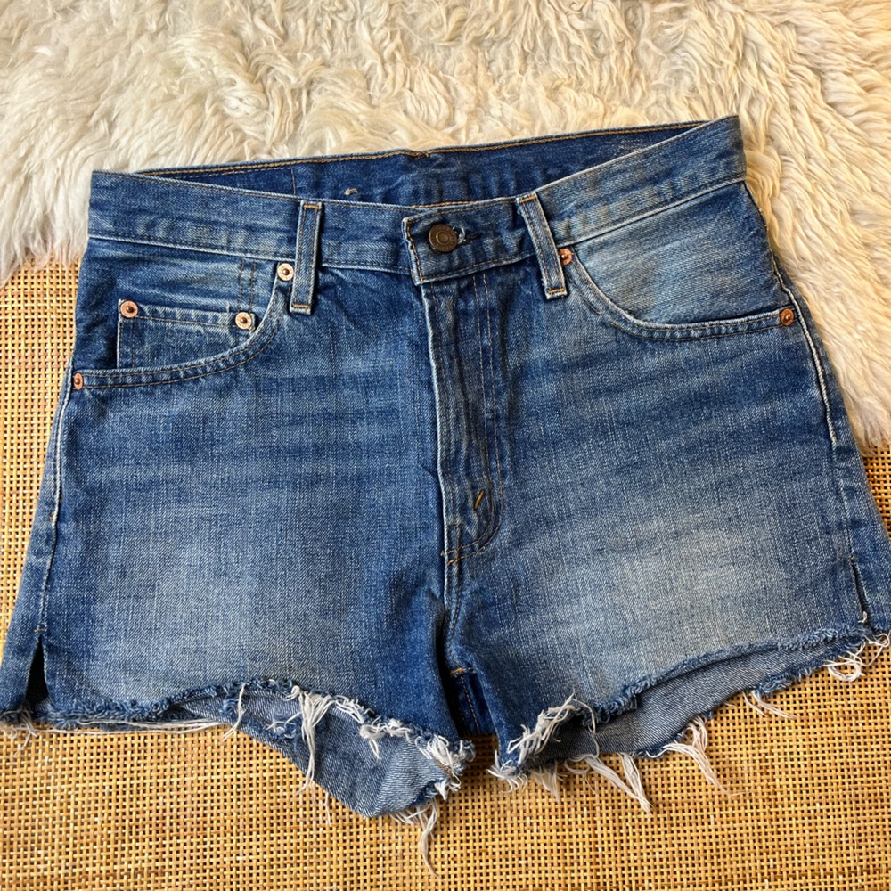 Levi Cut-off Jean Short